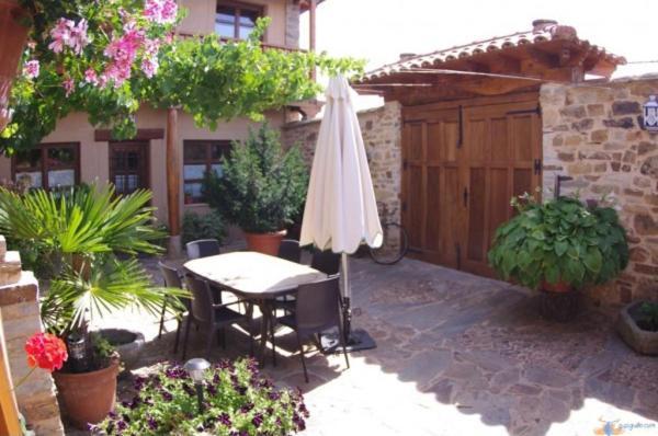 Hotel Rural La Veleta Murias de Rechivaldo Екстериор снимка