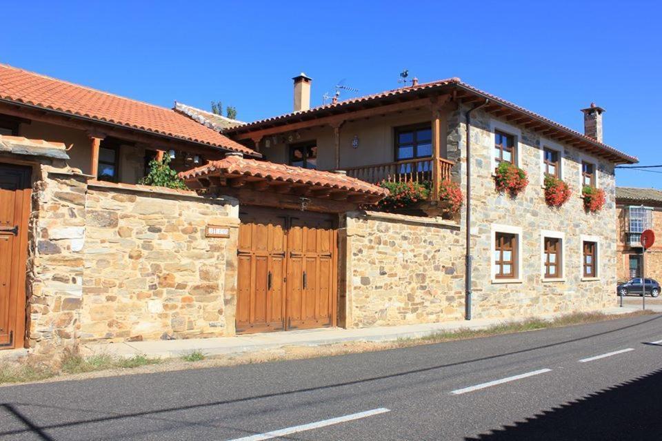 Hotel Rural La Veleta Murias de Rechivaldo Екстериор снимка